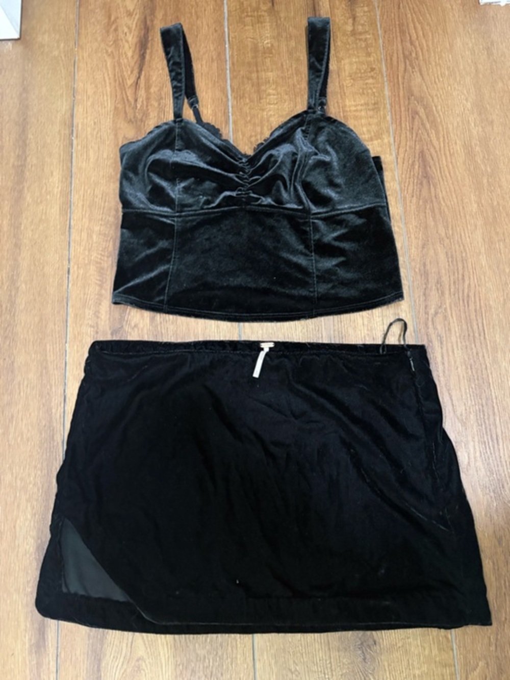 Free People Annalise Black Velvet Mini Skirt Women’s Size 8 Y2K Going‎ Out - Picture 6 of 10